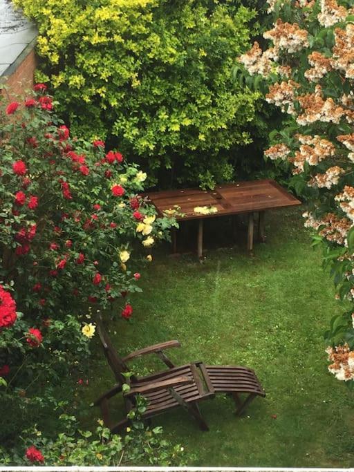 Wohnliches , Behagliches Zimmer Mit Balkon Und Wifi Monchengladbach Luaran gambar