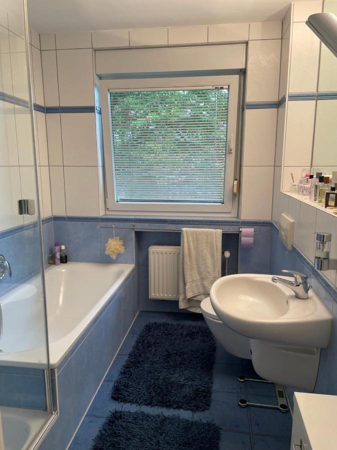 Wohnliches , Behagliches Zimmer Mit Balkon Und Wifi Monchengladbach Luaran gambar
